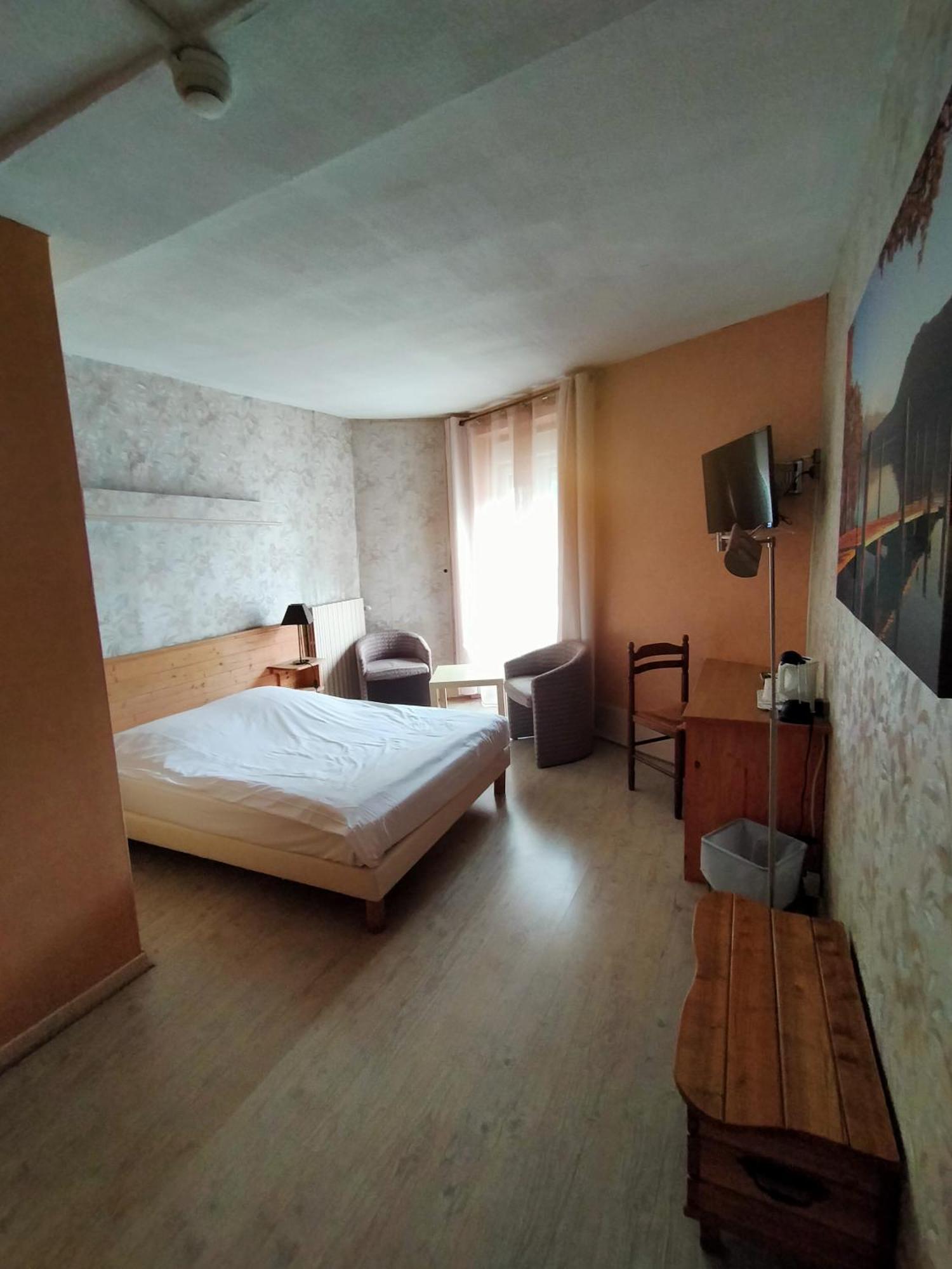 Hotel Les Alpes Allevard Rum bild